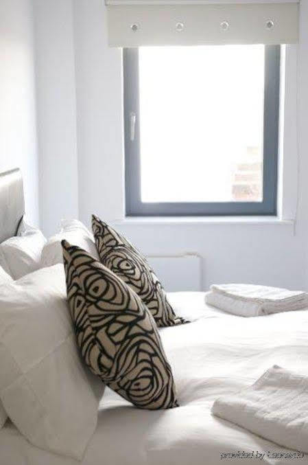 Dreamhouse Apartments Manchester City West Exteriör bild